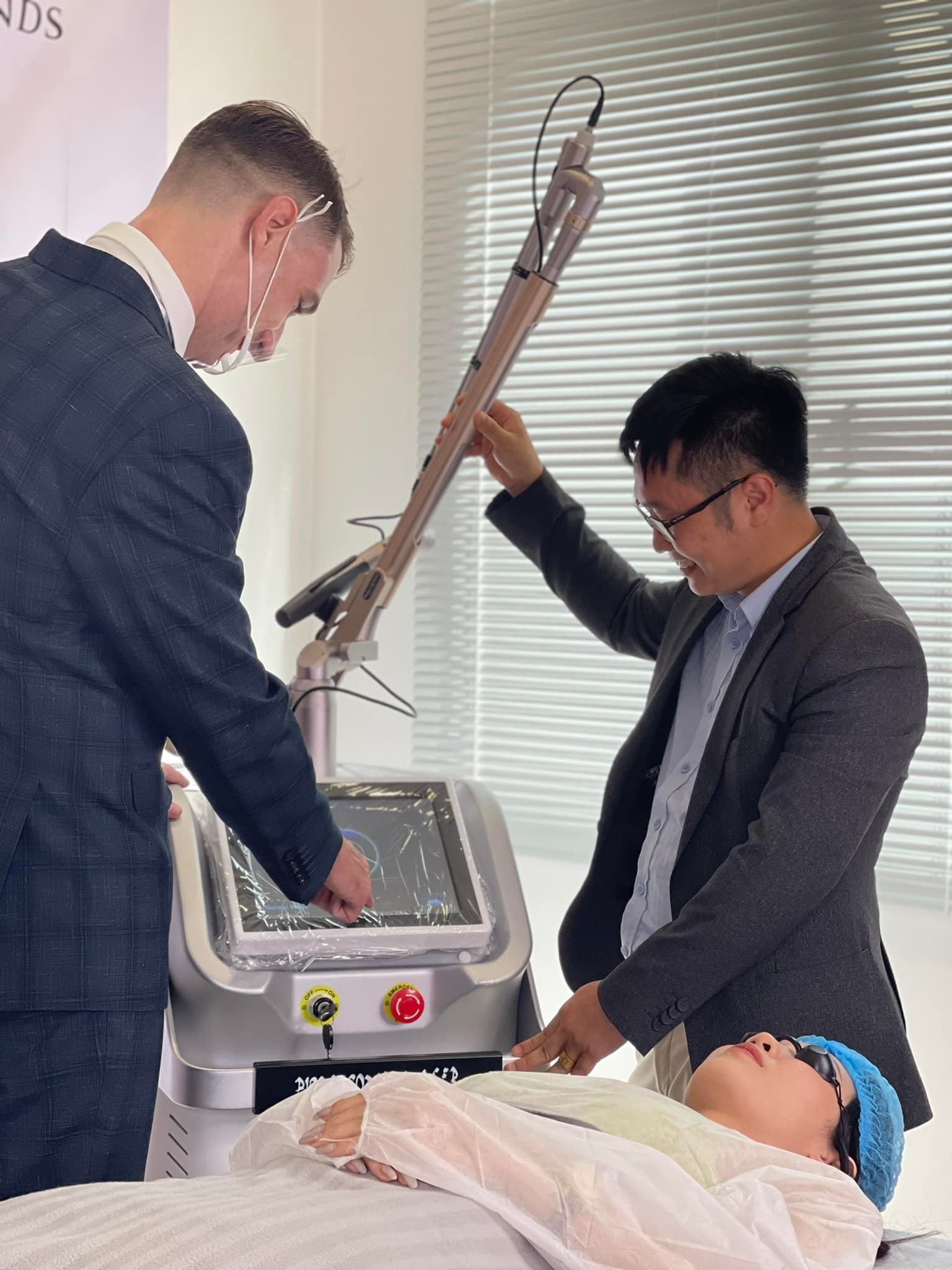 Chuyển giao máy Laser Picoseconds cho Master Thảo Trần ✅ | HPMED 9 hpmed chuyển giao máy laser picoseconds cho master phun xăm Thảo Trần - 06