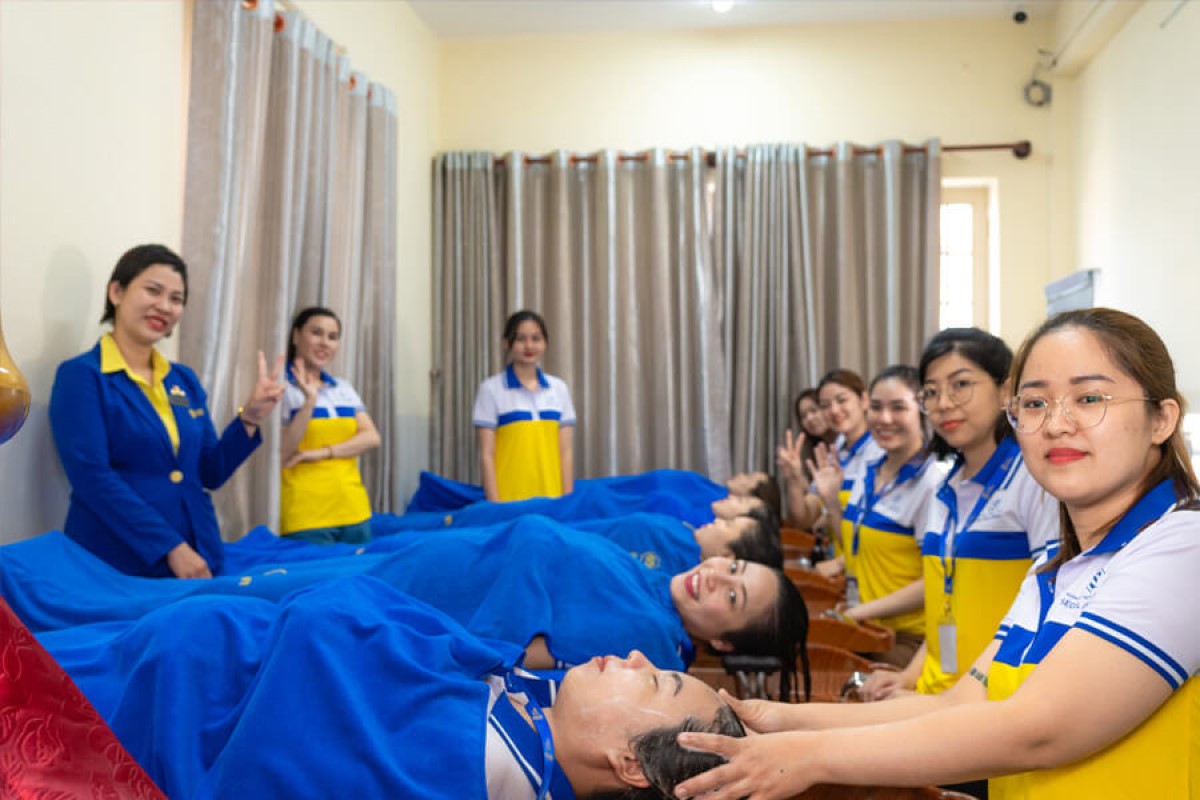 Top 7 Khóa Học Gội Đầu Dưỡng Sinh Uy Tín tại Đà Nẵng 3 khoa hoc goi dau duong sinh Da Nang 3